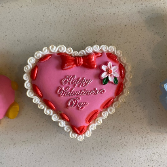 Vintage Lot Hallmark, American Greetings Pins Brooches - Picture 6 of 8